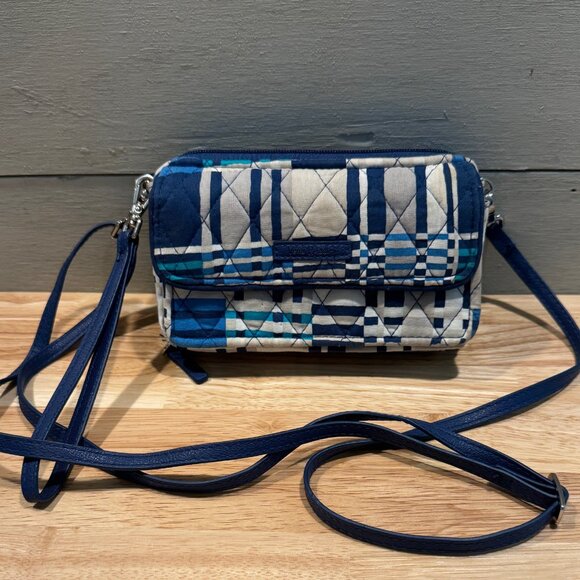 Vera Bradley RFID All in One Crossbody Bag Wallet in Santiago - Picture 1 of 13